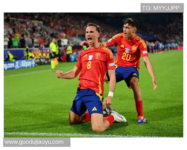 AC奥卢与奥鲁的较量揭示了足球战术与团队协作的重要性 AC奥卢与奥鲁的较量揭示了足球战术与团队协作的重要性